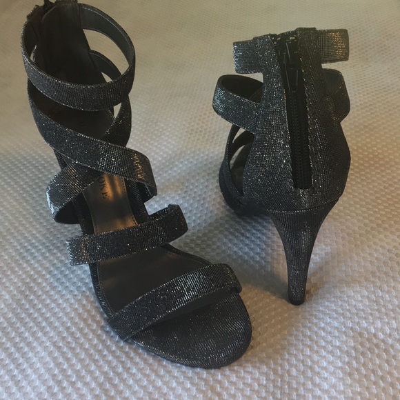 Heels - Picture 2 of 3